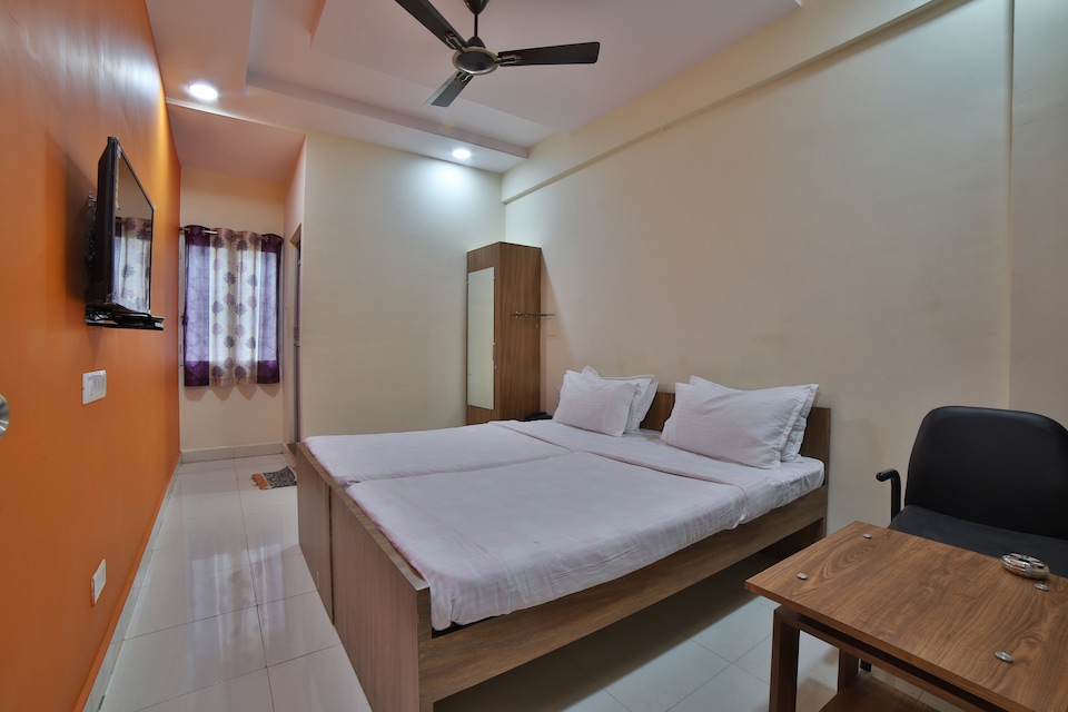 SPOT ON 42880 Bhoomi, Mundra, Mundra