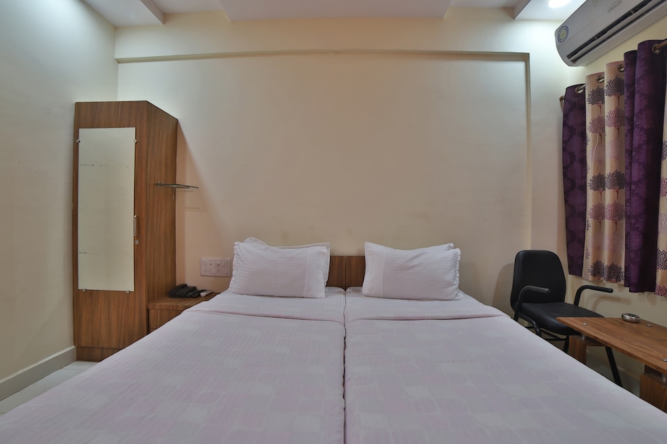 SPOT ON 42880 Bhoomi, Mundra, Mundra