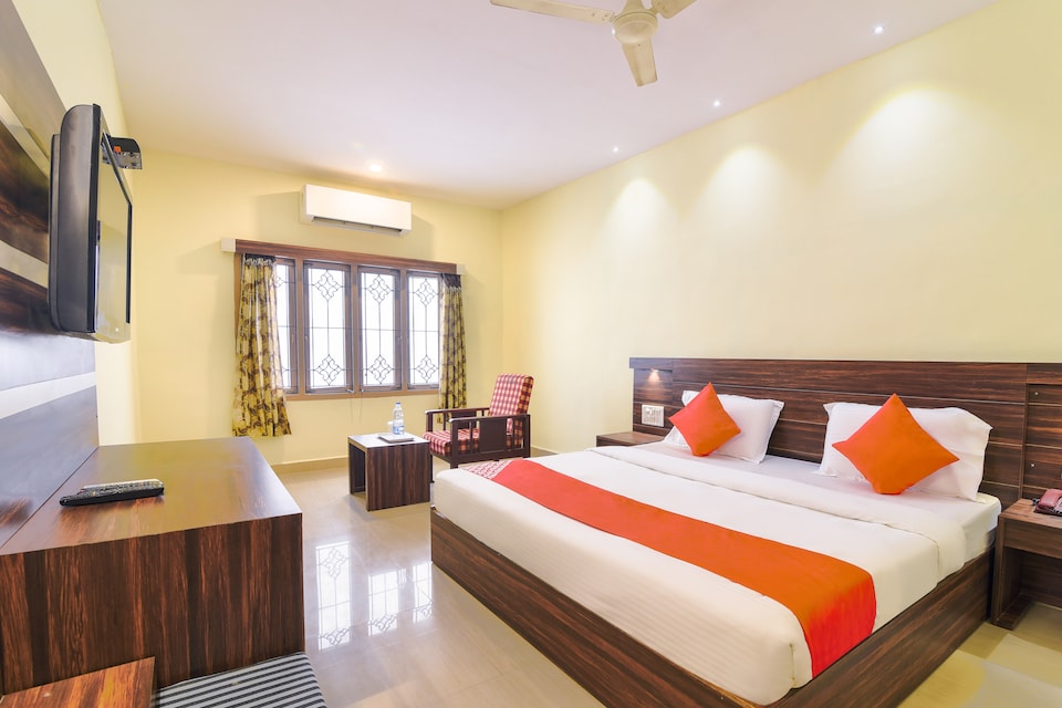 OYO 42889 Hotel River Villa, Guntur, Guntur