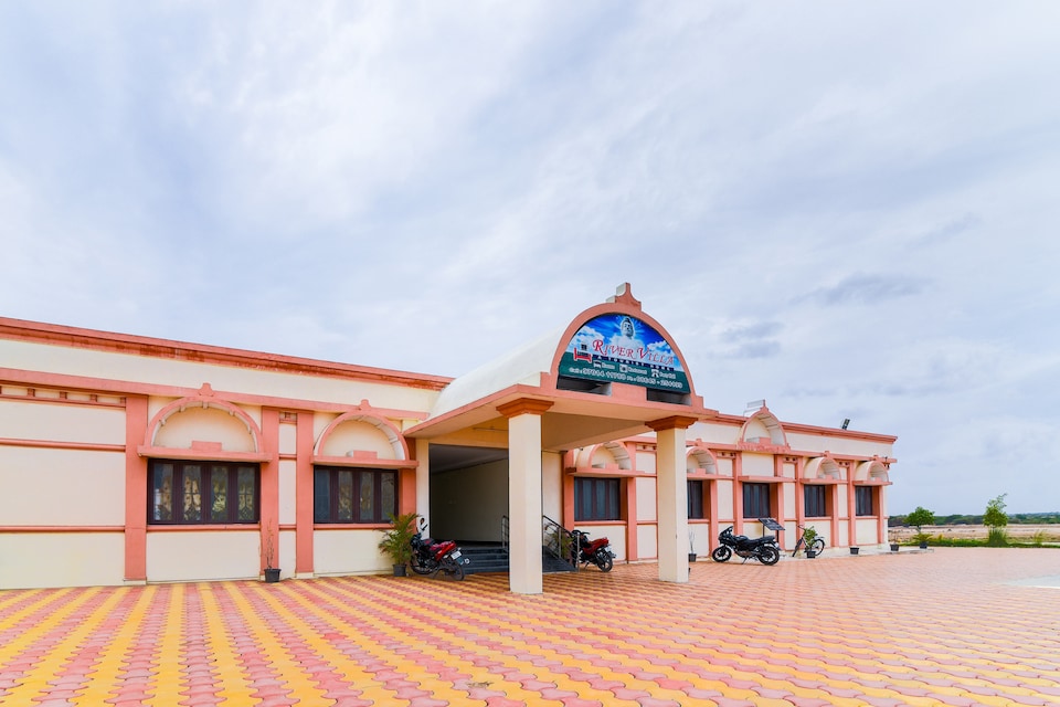 OYO 42889 Hotel River Villa, Guntur, Guntur