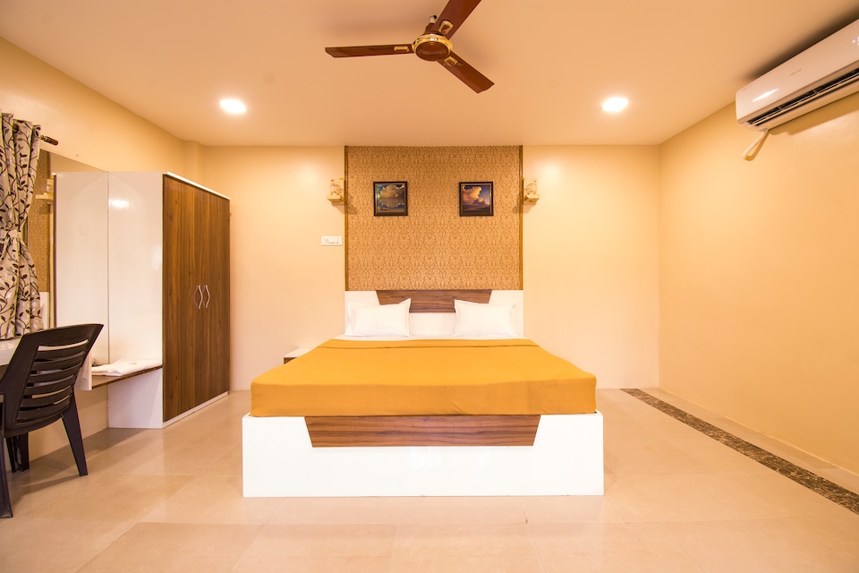 SPOT ON 42890 Hotel Golden Clouds, Cidco, Aurangabad