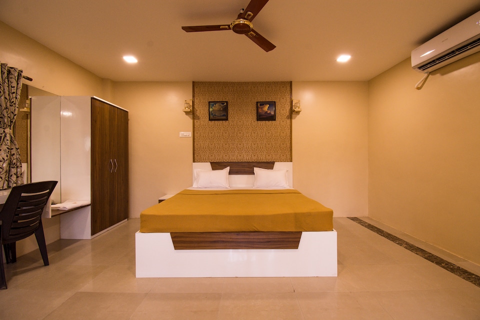 SPOT ON 42890 Hotel Golden Clouds, Cidco, Aurangabad