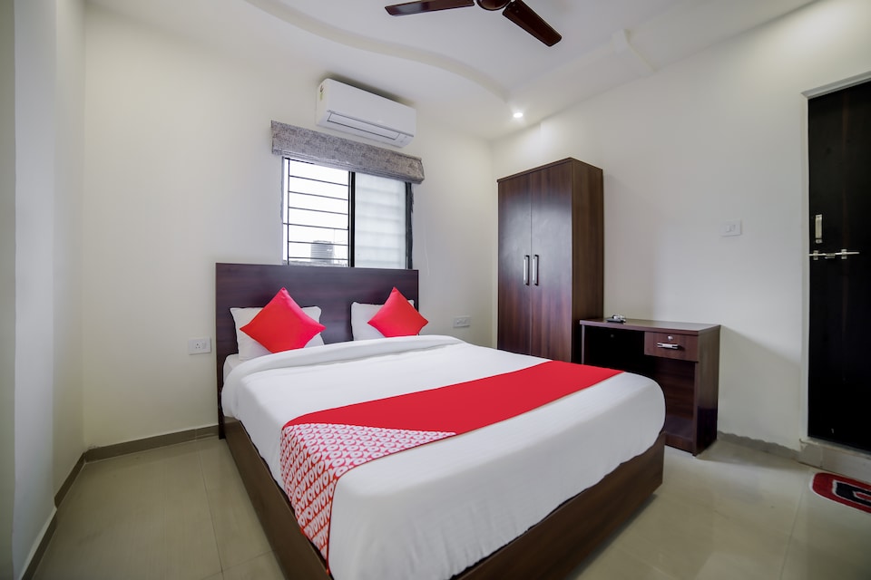 OYO 42927 Galaxy , Bus Stand Nagpur, Nagpur