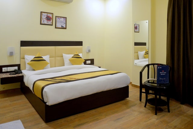 OYO The Golden Apple Near Gomti Riverfront Park