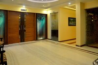 OYO The Golden Apple Near Gomti Riverfront Park