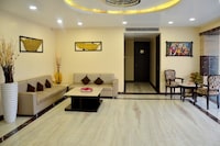 OYO The Golden Apple Near Gomti Riverfront Park
