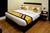OYO The Golden Apple Near Gomti Riverfront Park