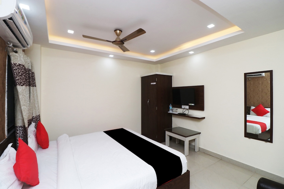 Capital O 42967 Hotel Satyam International, Siwan, सिवान