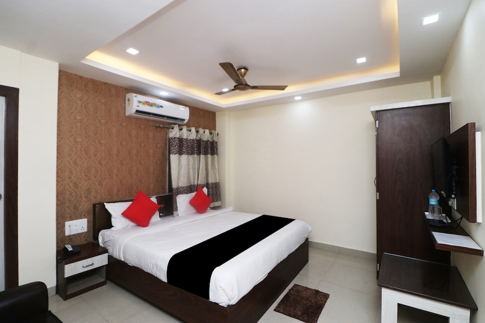 Capital O 42967 Hotel Satyam International, Siwan, सिवान