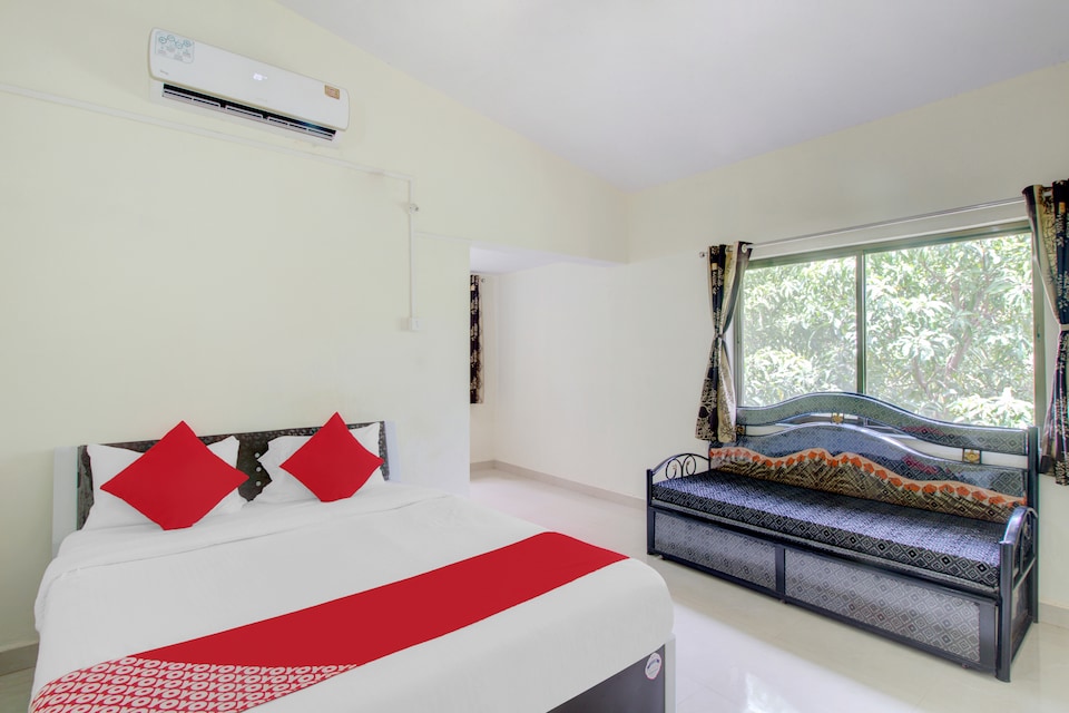 OYO 42971 Vaidya Holidays, Ganpatipule, Ganpatipule