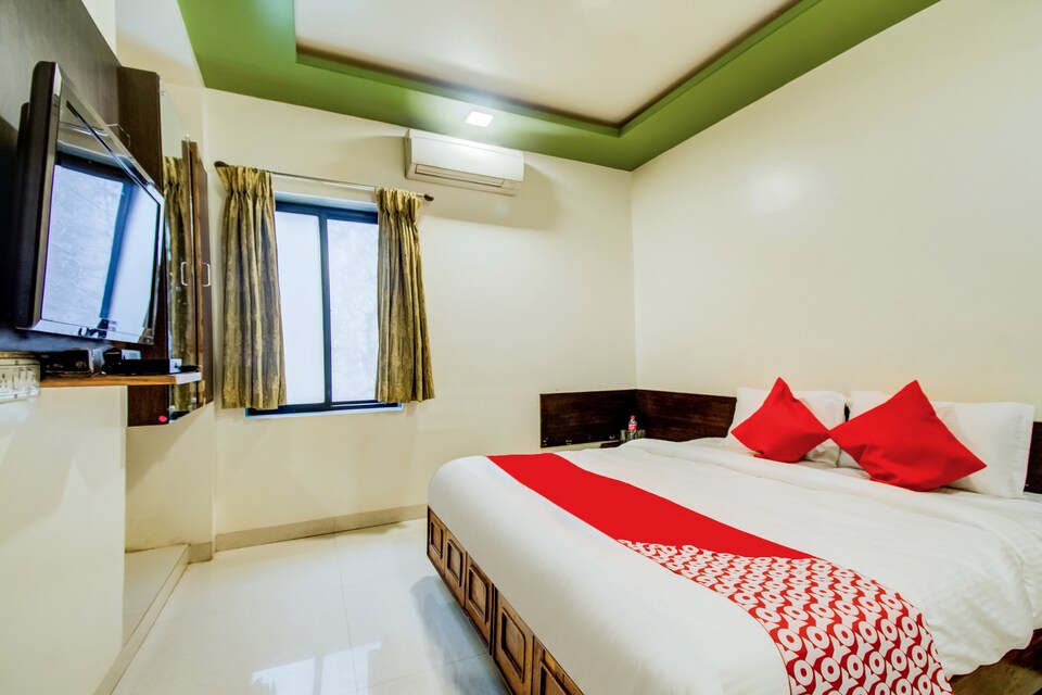 OYO 42985 Galaxy Lodge, Satara, Satara