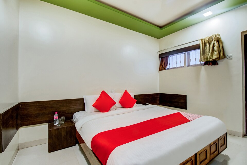 OYO 42985 Galaxy Lodge, Satara, Satara
