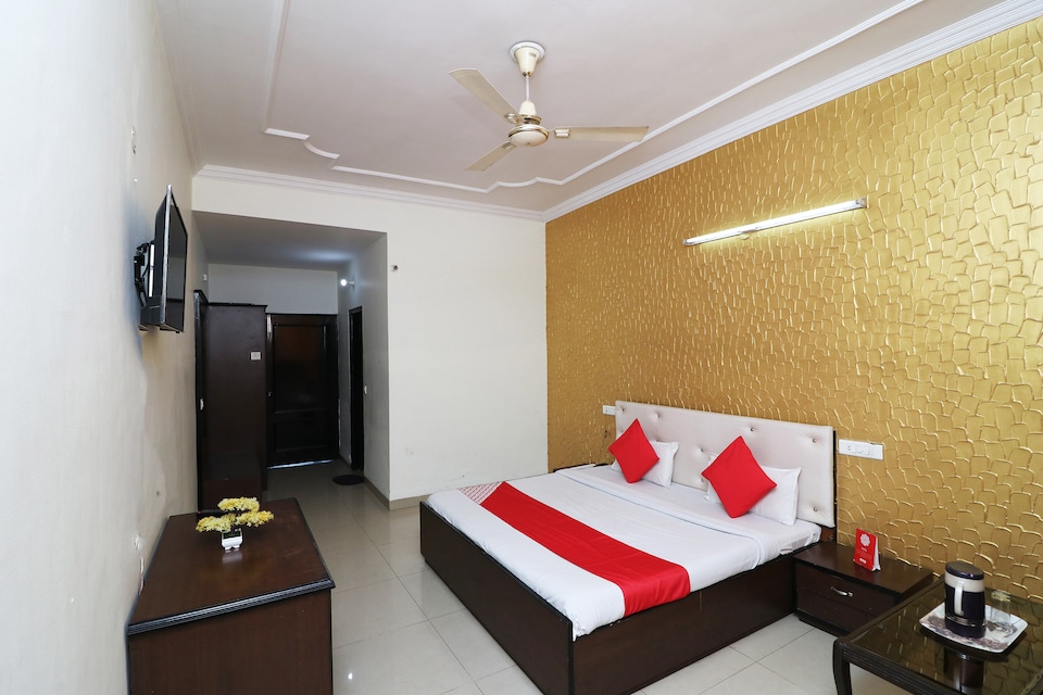 OYO 43000 Hotel Grand Plaza, Kathua, Kathua