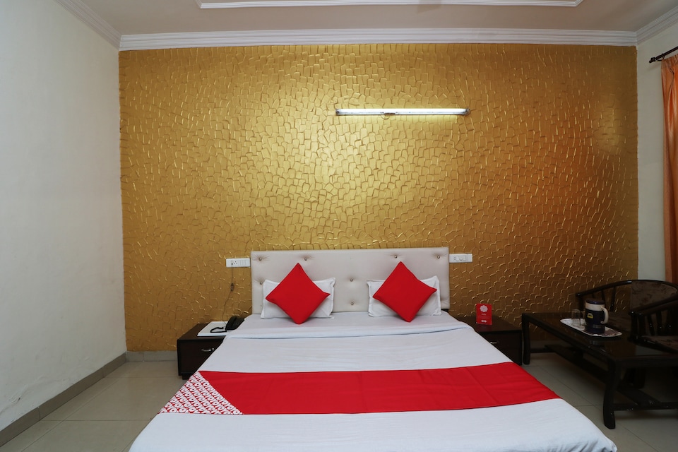 OYO 43000 Hotel Grand Plaza, Kathua, Kathua