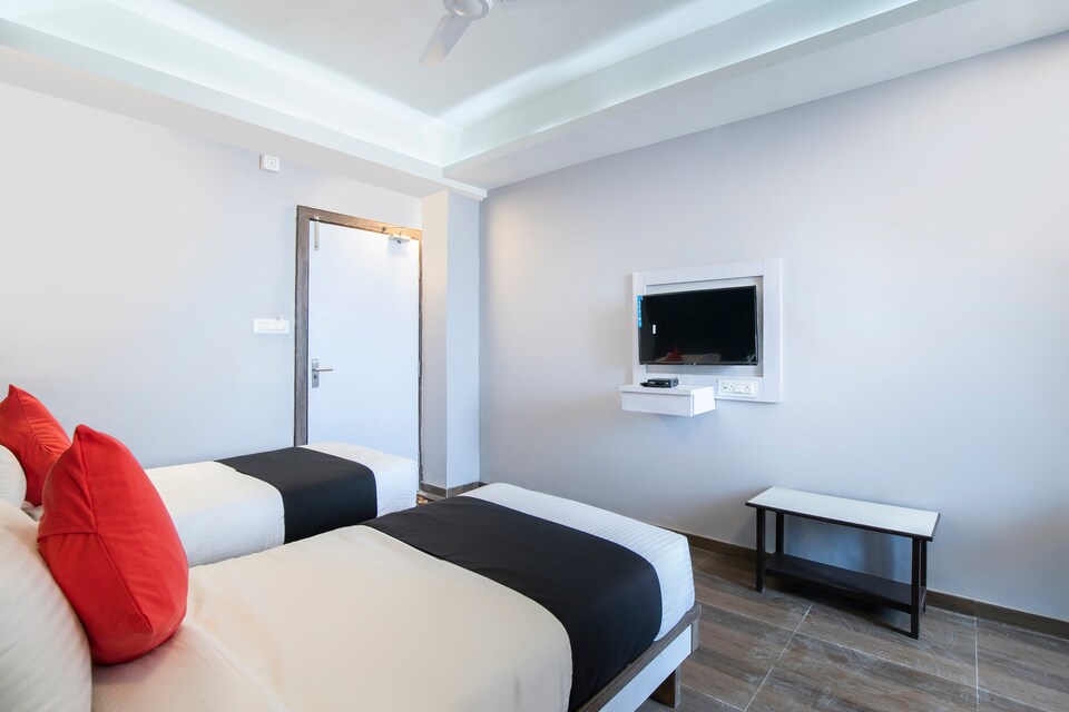 Capital O 43011 Blue Bell, SG Highway Ahmedabad, Ahmedabad