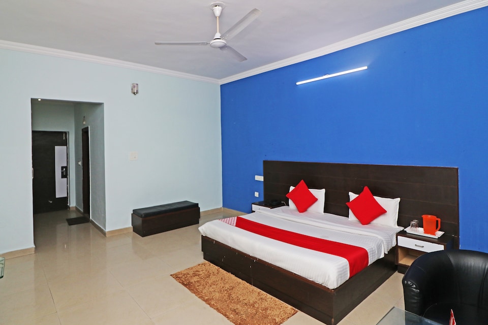 OYO 43014 Hotel Hallmark, Kathua, Kathua