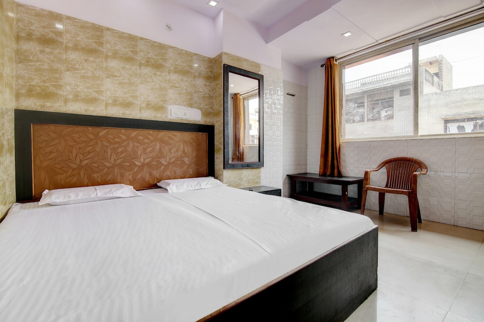 SPOT ON Mis Fila, Fatehabad Road, Agra