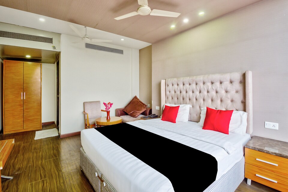 Capital O 43021 Hotel Sv, ISBT Kashipur, Kashipur