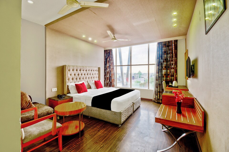 Capital O 43021 Hotel Sv, ISBT Kashipur, Kashipur