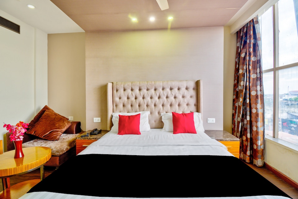 Capital O 43021 Hotel Sv, ISBT Kashipur, Kashipur