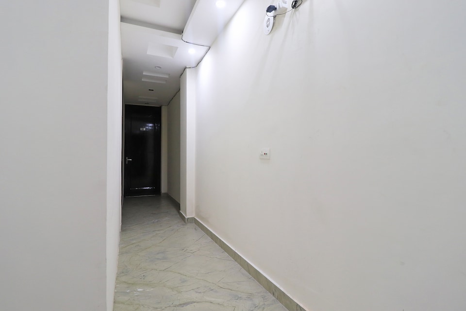 OYO 43033 Superb Stay, Anand Vihar Delhi, Delhi