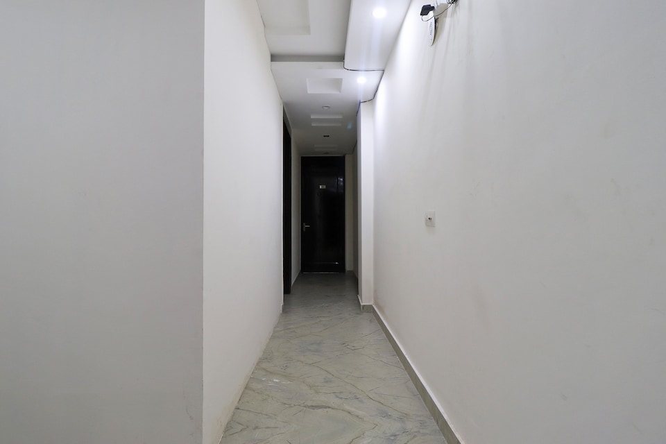 OYO 43033 Superb Stay, Anand Vihar Delhi, Delhi