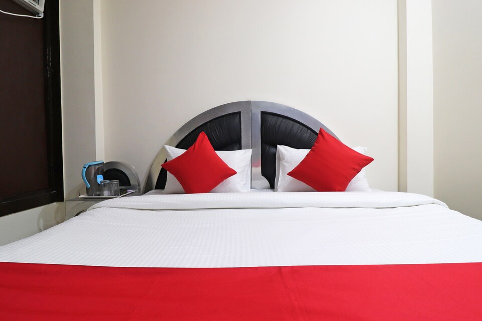 OYO 43033 Superb Stay, Anand Vihar Delhi, Delhi