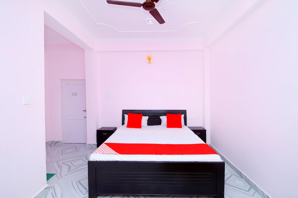 OYO 43041 Hotel Holiday Home Stay, New Shimla, Shimla