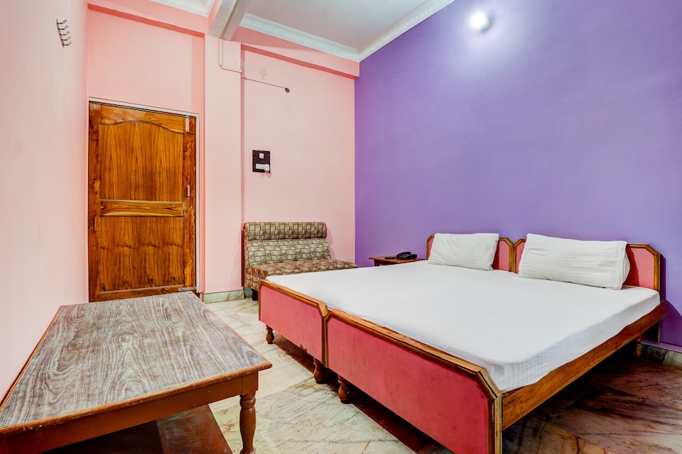 SPOT ON 43118 Hotel Sk Palace, Gonda, गोंडा