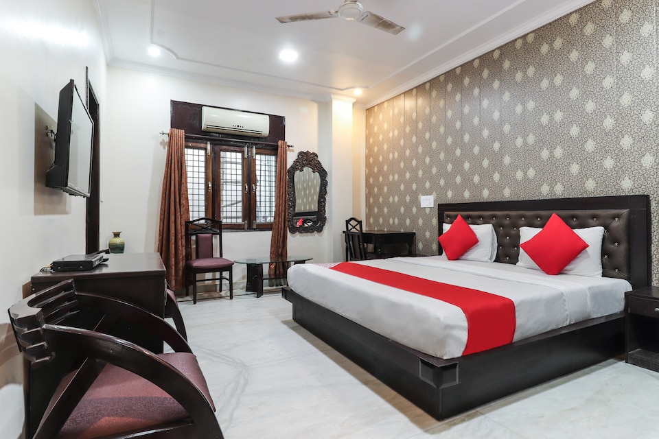 live under lck2225, Gomti Nagar Lucknow, Lucknow