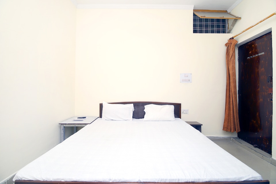 SPOT ON 43143 Suraj Guest House, GMS Road Dehradun, Dehradun