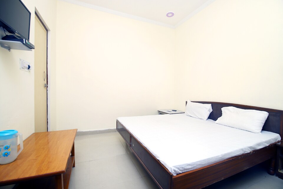 SPOT ON 43143 Suraj Guest House, GMS Road Dehradun, Dehradun