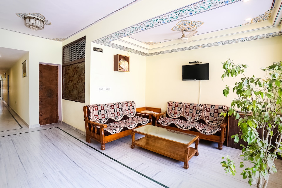 OYO 43239 Hotel Jaipur, Sindhi Camp, Jaipur