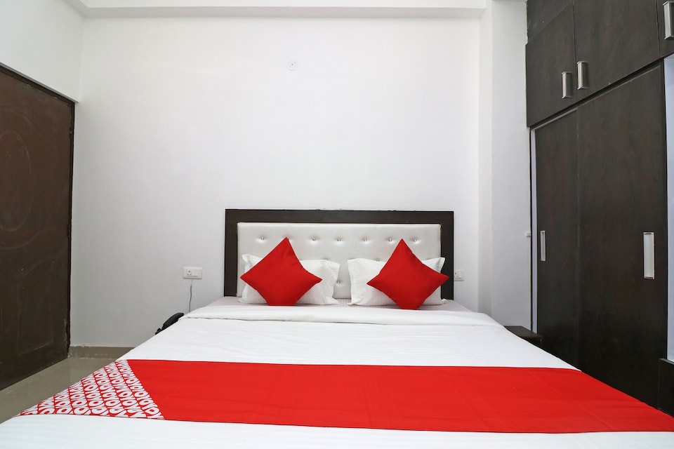 Capital O 43252 The Avenue Stay, Rajpur Road Dehradun, Dehradun