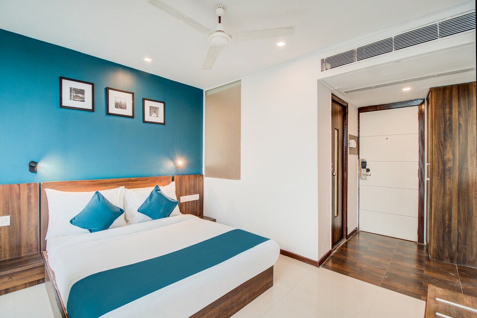 OYO SilverKey Hotel Aura Malad West Near Infiniti Mall, Mumbai BCEC, Mumbai