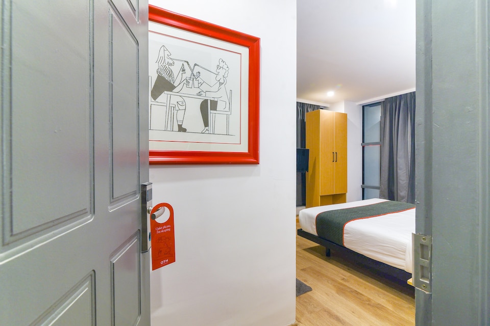 OYO Townhouse 251 Raja Ram Mohan Roy Circle, MG Road Bangalore, Bangalore