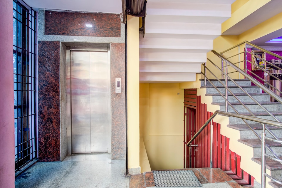 OYO 43298 Hotel Sai Grand, Mysore road - Nayandahalli Metro Station, Bangalore