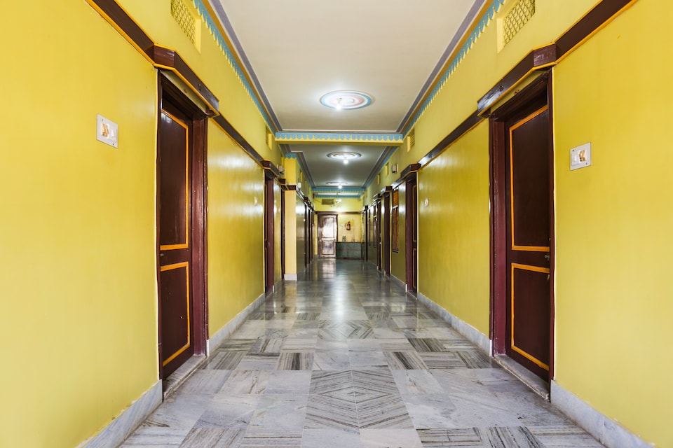 SPOT ON 43309 Indra Bhawan Lodge, Cuttack, Cuttack