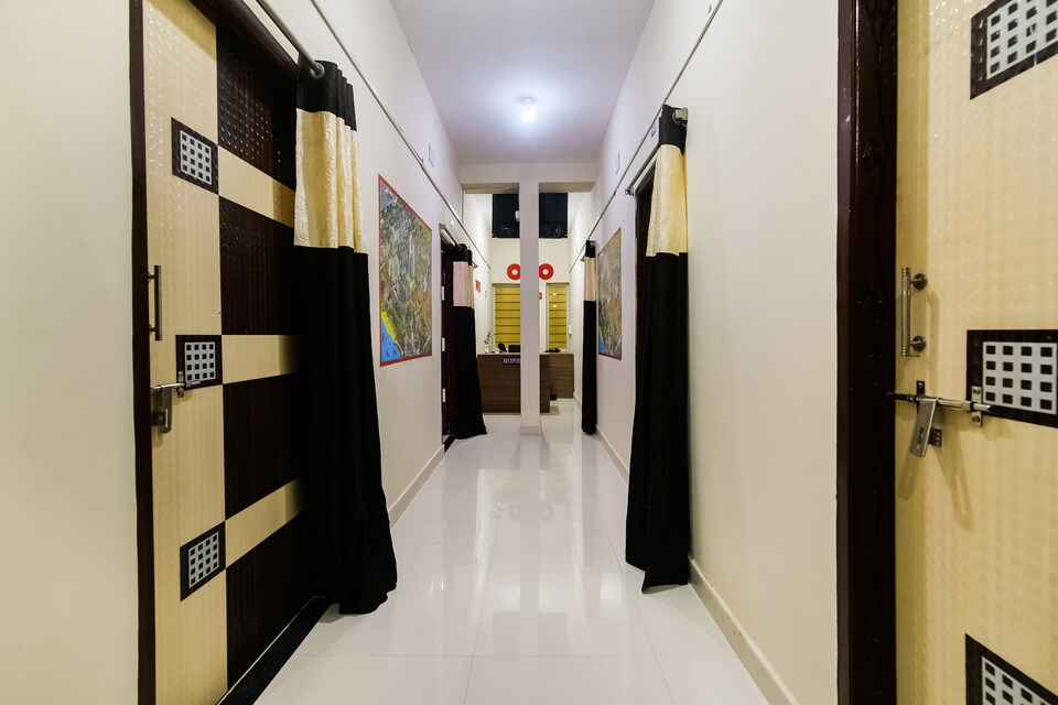 OYO Bijaya Palace, Bapuji Nagar, Bhubaneswar