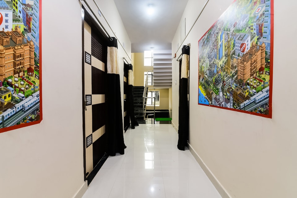 OYO Bijaya Palace, Bapuji Nagar, Bhubaneswar