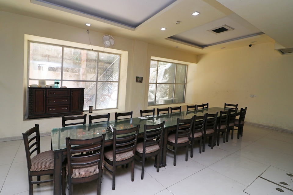 OYO 43426 Hotel Him View, Hamirpur city, Hamirpur