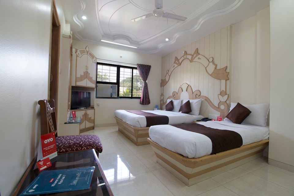 OYO 669 Hotel Om Sai Palace, Shivaji Nagar  Pune, Pune