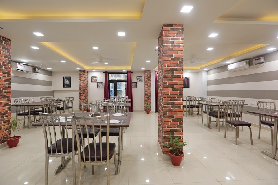 OYO 43440 Hotel Belmorrise, Noida Expressway SEZ, Noida