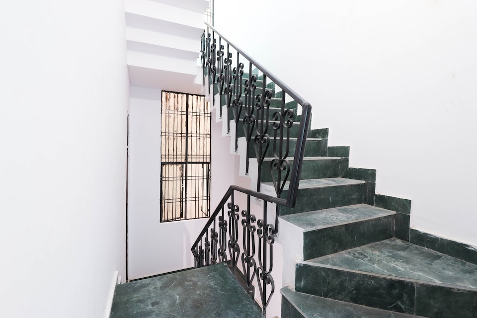 OYO 43443 Arcadia Inn , Gomti Nagar Lucknow, Lucknow