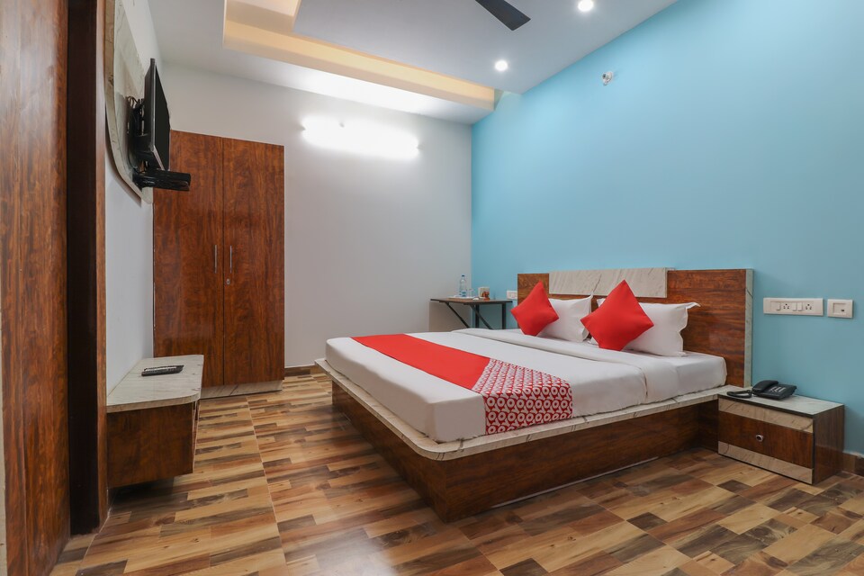 OYO 43443 Arcadia Inn , Gomti Nagar Lucknow, Lucknow