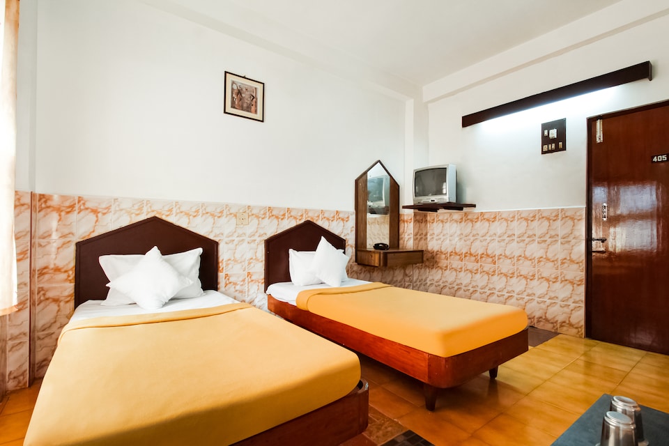 SPOT ON 43451 Hotel Sakunthala International, Tirunelveli New Bus stand, Tirunelveli