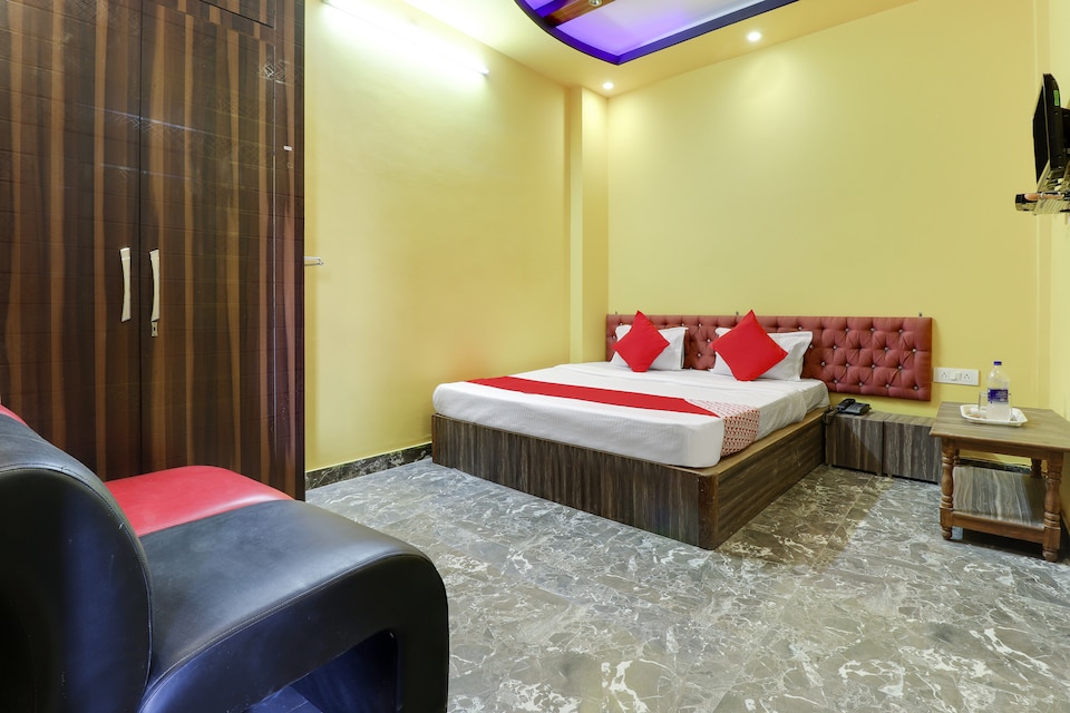 Spot On New Supriya Palace, Vikas Nagar Lucknow, Lucknow
