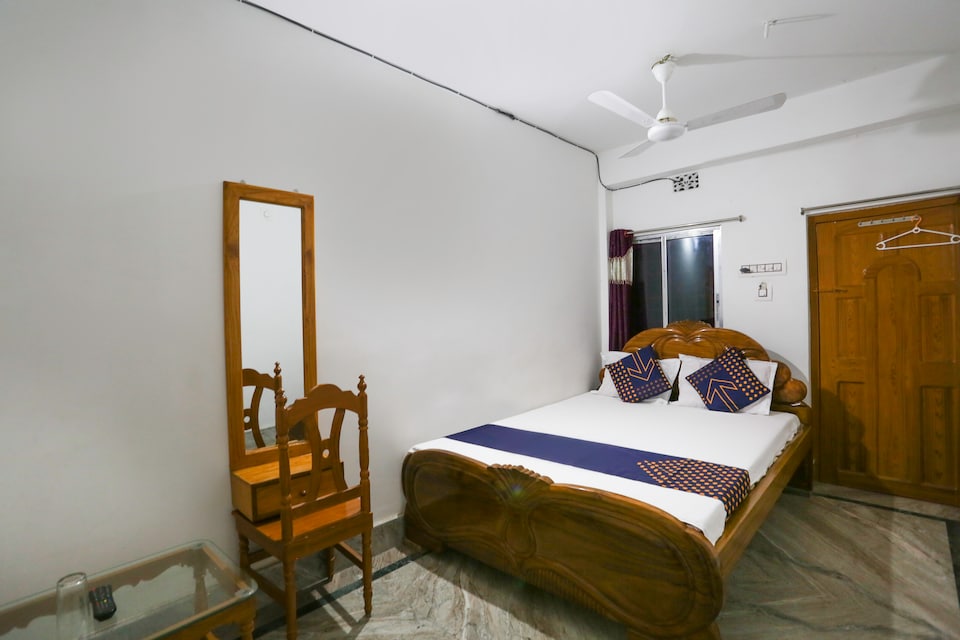 SPOT ON 43475 Purity Mahal, Hazarduari, Berhampore