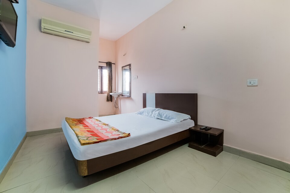 SPOT ON 43495 New Aditya Lodge, Shamshabad, Hyderabad