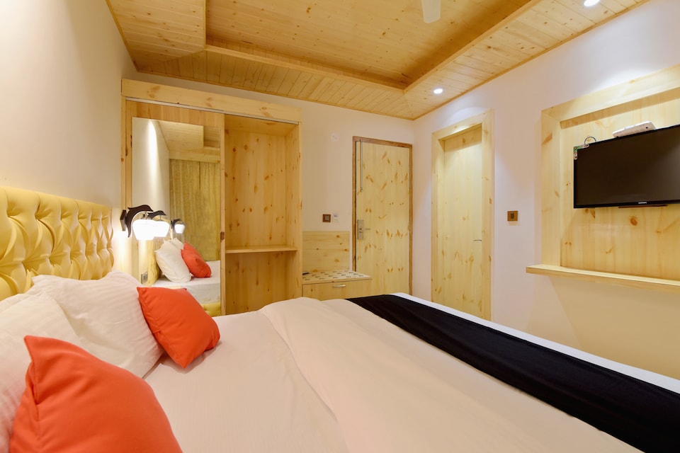 Capital O 43501 White Apple, Kanyal Road, Manali